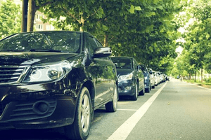 Alasan Mengapa Parkir Mobil Ban Harus Lurus