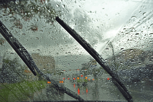 5 Tips Merawat Mobil Saat Hujan